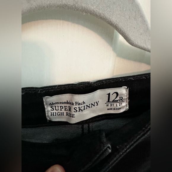 Abercrombie & Fitch Super Skinny High rise with button fly - Picture 4 of 4
